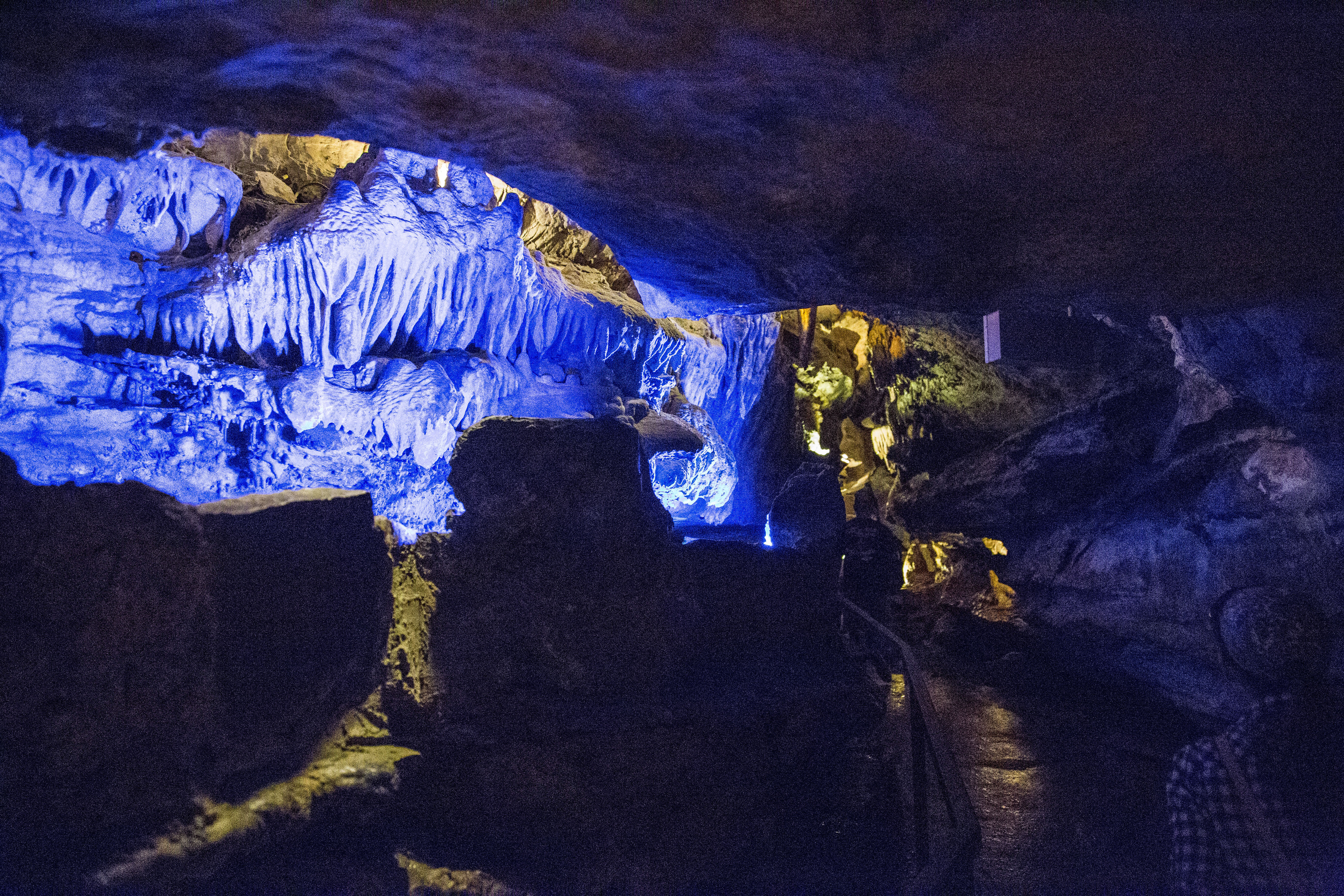 trail inside ruby falls cave